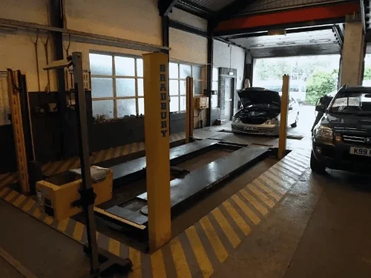MOT test bay