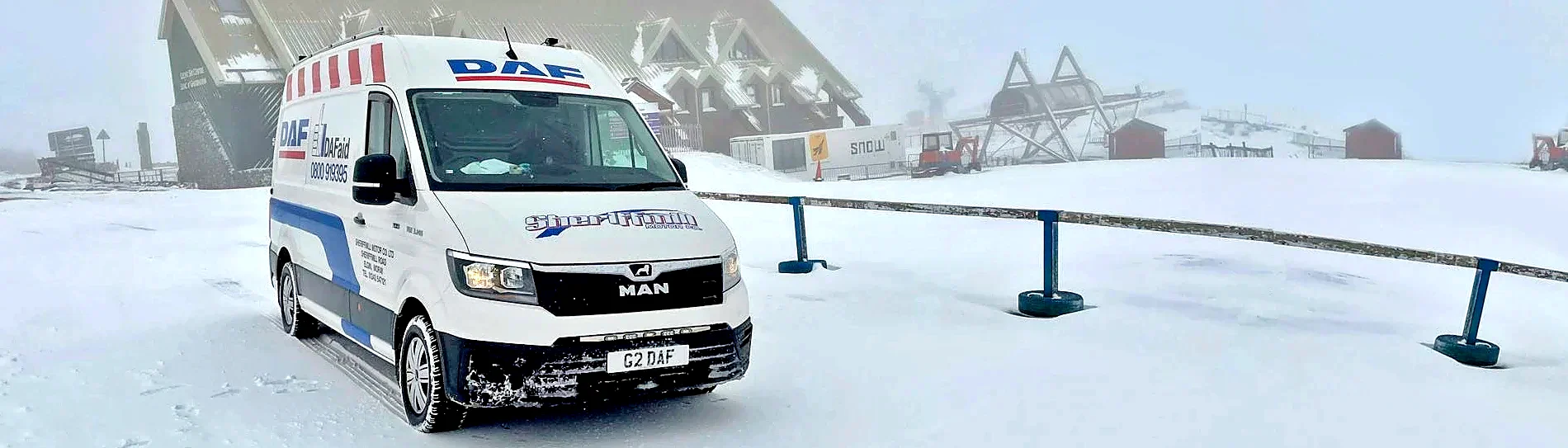 DAF service van in the snow